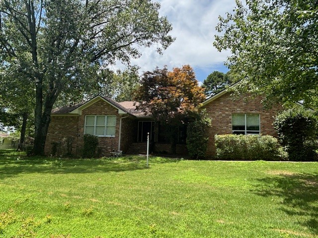 Step into this inviting single-story home on just under 3.5 acres with a brand new roof in the Pottsville School District. The bright sunroom overlooks a fully fenced backyardāideal for privacy and safe play. Inside, enjoy open-concept living with plenty of natural light, a spacious kitchen, and a welcoming living area. The primary suite features a private bath and ample closet space. Two additional bedrooms and a full bath offer comfort for family or guests. Outside, the expansive grounds invite gardening, recreation, or peaceful relaxation. With desirable schools and a secure, fenced yard, this home offers a perfect blend of practicality and tranquility.