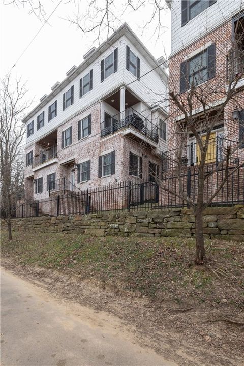 17 W Louise Street Fayetteville AR 72701