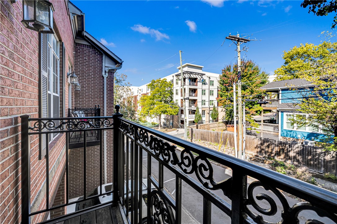 Campbell Ave Condos Hpr - Residential