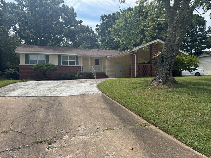 Cute older home in immaculate condition. Centrally located in Fayetteville close to all that matters. Historically this home has had only 2 owners with the current owner loving this home for almost 50 years This home is very well maintained. The inside could be updated or enjoy the retro feel of this beautiful time capsule. Home is being sold as is. Feel free to ask about the generous preferred lender credit!