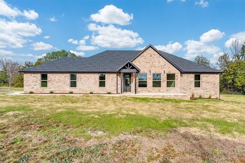 Photo of 216 Oneal Lane, Elkins, AR 72727 (MLS # 1330991)