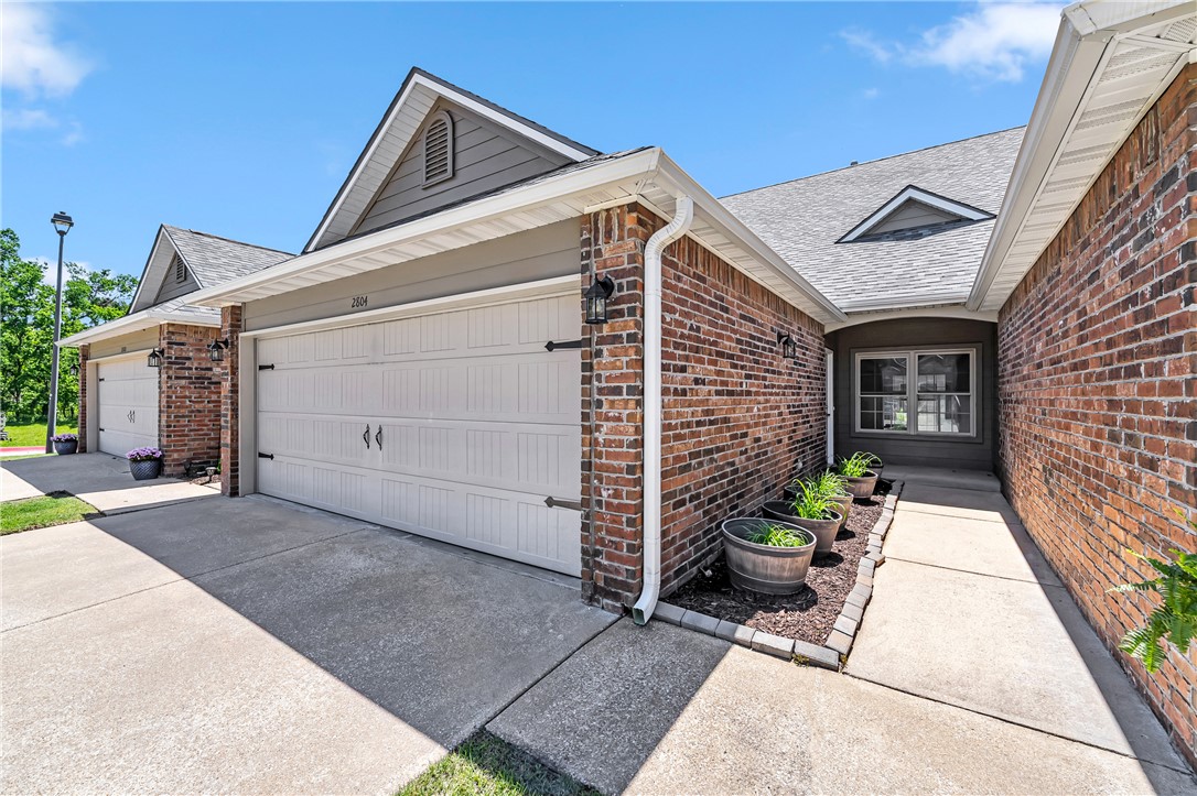 Valley West Twnhms - Residential