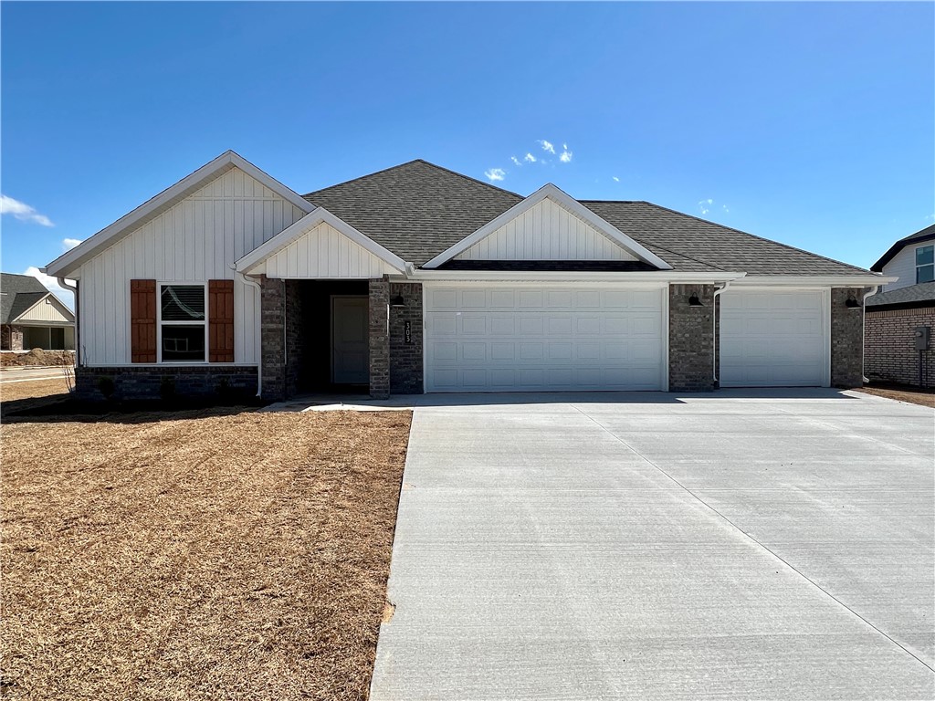 Great new construction home in Snyder Grove S/D. The Colby plan features 4 bedrooms, 2 bathrooms, 3 car garage, wood floors, granite countertops, split floor plan, gas log fireplace in living room, large open kitchen with great breakfast bar and nice breakfast area, pantry, formal dinning room big master suite complete with huge walk in closet, separate shower, and tub. Covered back patio & much more! Come take a look! $7,500 Buyers Incentive from Builder to use how you choose interest rate buy down, closing cost, pre-paids or a fence.