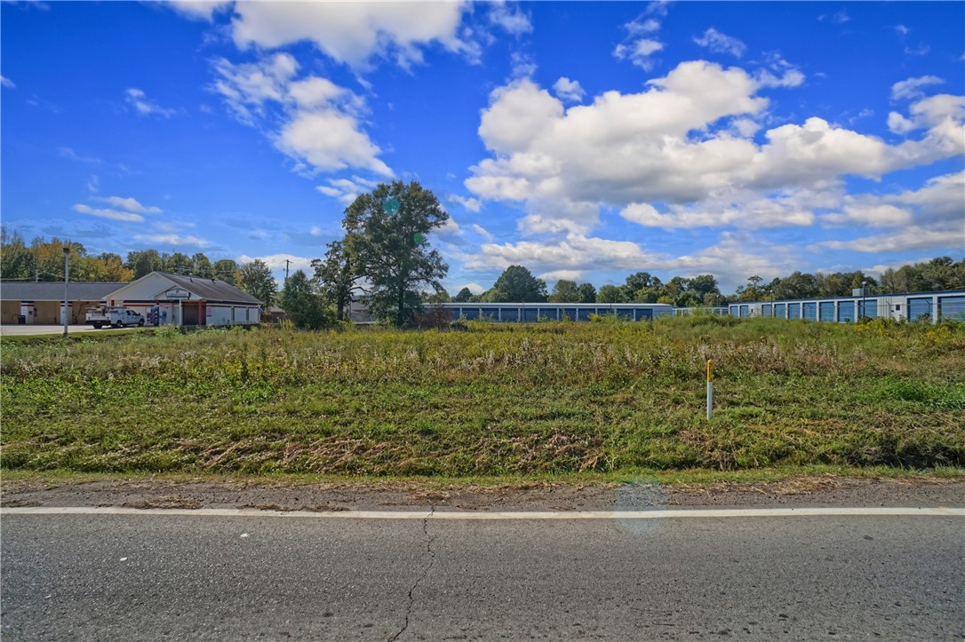 **Prime Commercial Lot in Russellville, Arkansas - .86 Acres MOL!** Discover an excellent opportunity for your business with this strategically located .86-acre commercial lot in the heart of Russellville. Boasting high visibility and easy access from major roadways, this property is perfect for a variety of ventures. Surrounded by a thriving community and established businesses, the generous size allows for flexible building options to suit your needs. Don't miss your chance to establish your business in this growing market--contact us today for more details!