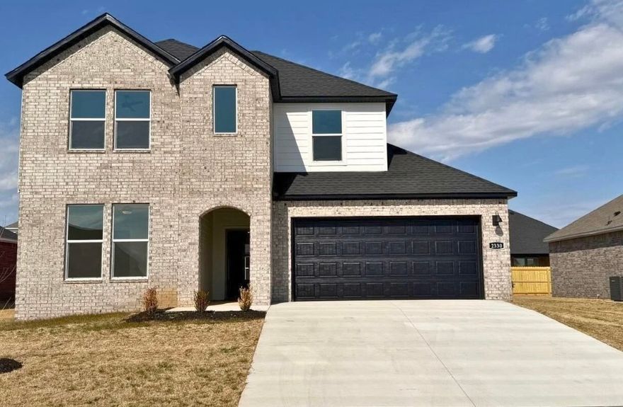 Beautiful new build for lease in Bentonville! This stunning 4 bed, 3 bath homes includes two level with various modern elements throughout. Features LVP flooring throughout the entire first floor with carpet on upstairs. Other elevated features include quartz kitchen and bathroom counters, 42-inch cabinets, stainless-steel appliances, and more! Blinds and fence are included! Pets are negotiable. Zoned for Bentonville Schools!