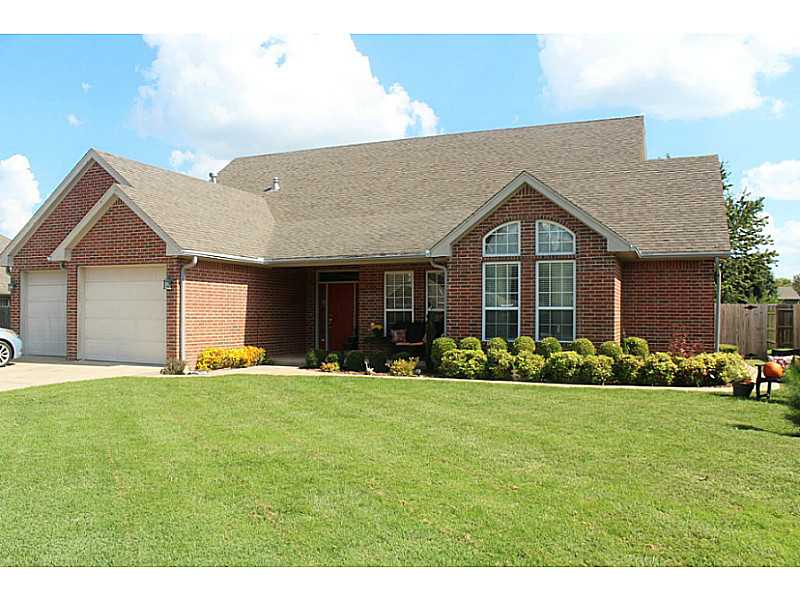A beautiful 4 bedroom home, all brick, newer Kraft made cabinets & granite counters, new interior paint and light fixtures. Master bedroom has wood floors and big walk in closets. Master bath has nice vessel sinks.,Beautiful in ground heated pool with stamped concrete patio and sidewalk.