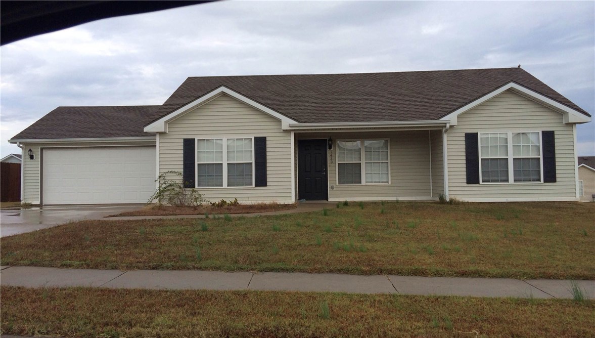 Nice house in newer subdivision in Prairie Grove. Convenient location to Farmington & Fayetteville. Perfect for investor or owner occupant.