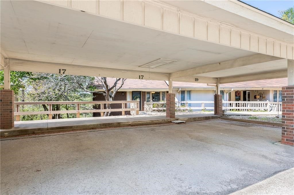 Townhouse Tct 2 A/K/A Drake Court Bvv - Residential