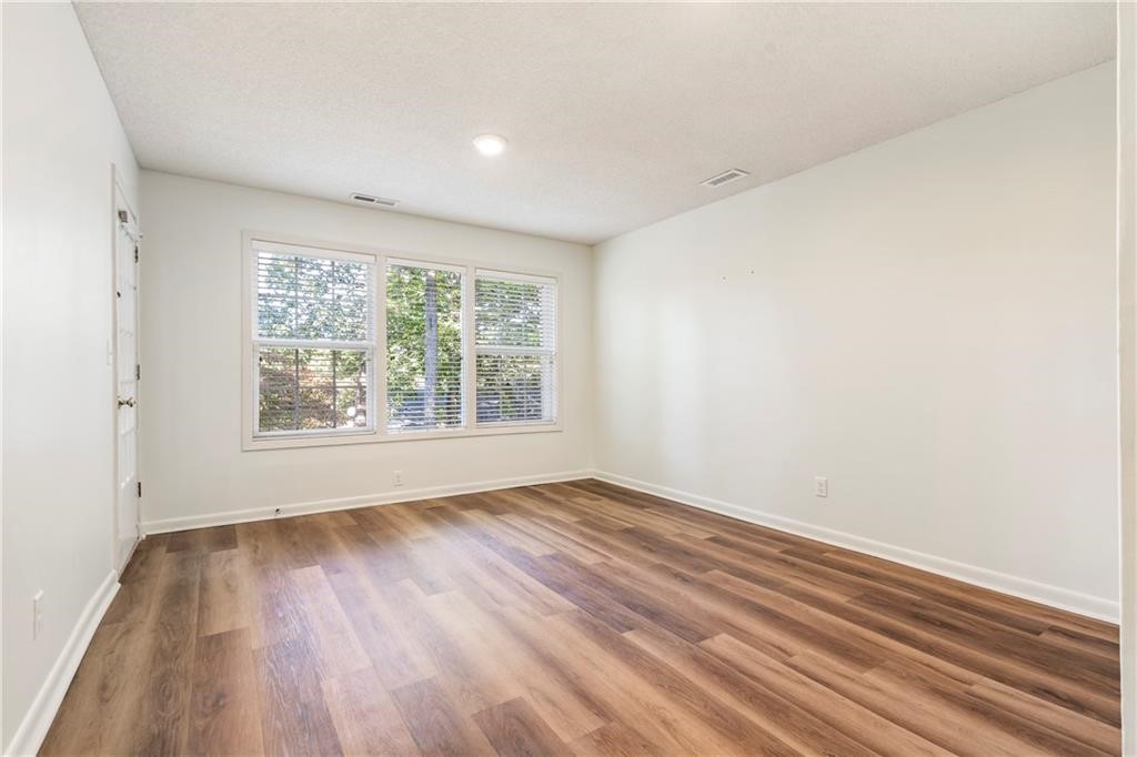 Townhouse Tct 2 A/K/A Drake Court Bvv - Residential