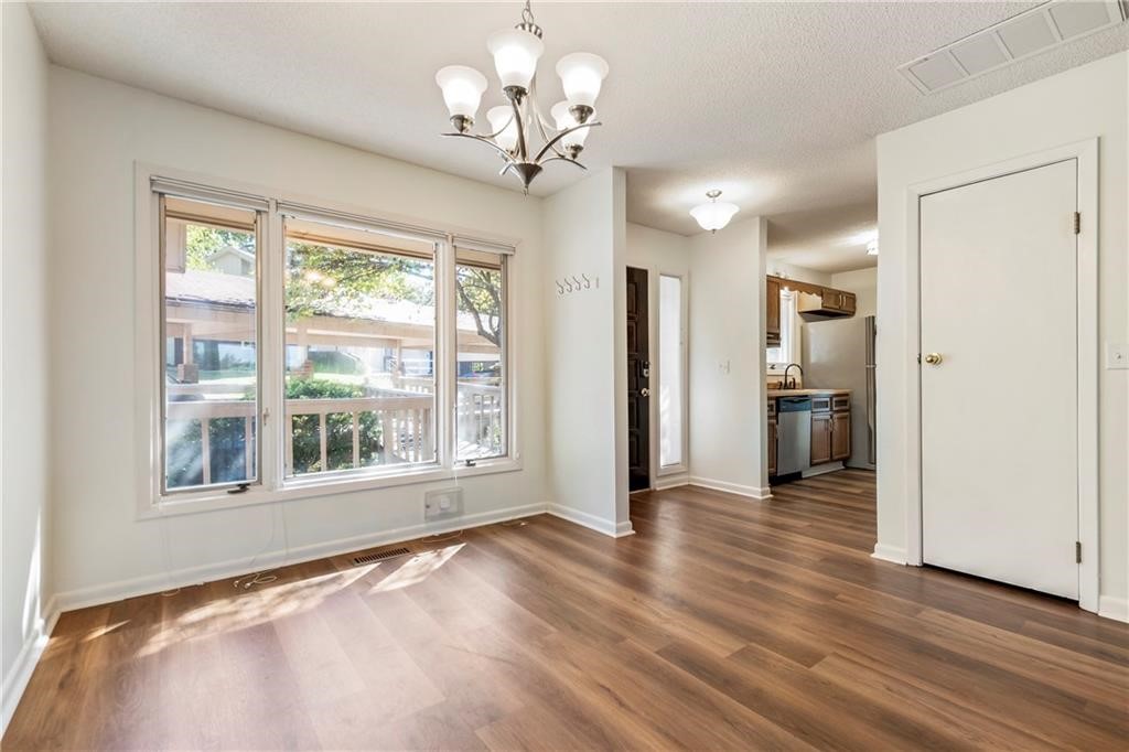 Townhouse Tct 2 A/K/A Drake Court Bvv - Residential