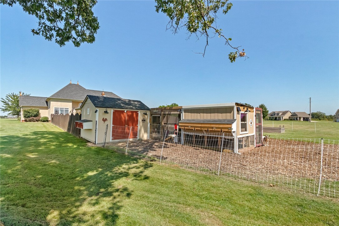 Country close to town - your home - Residential