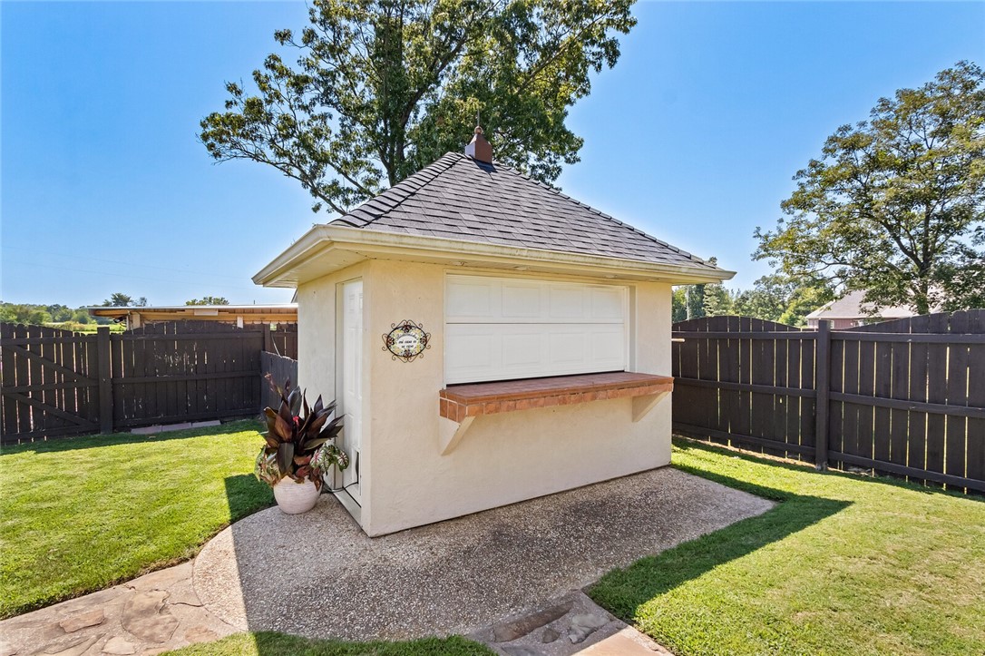 Country close to town - your home - Residential