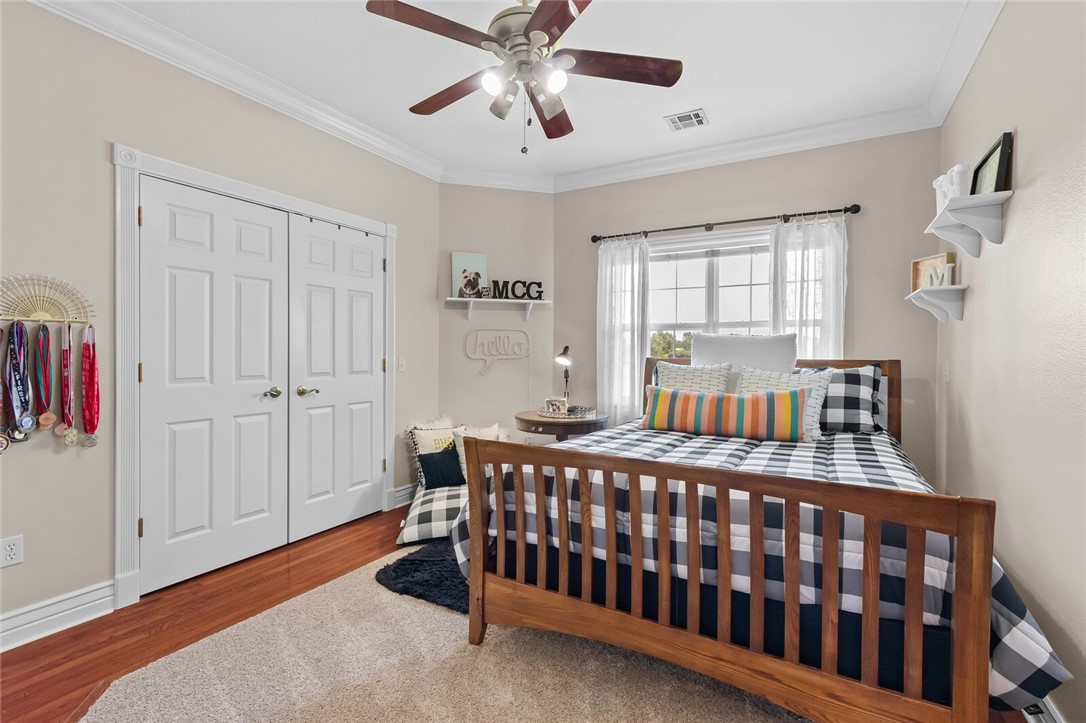 Country close to town - your home - Residential