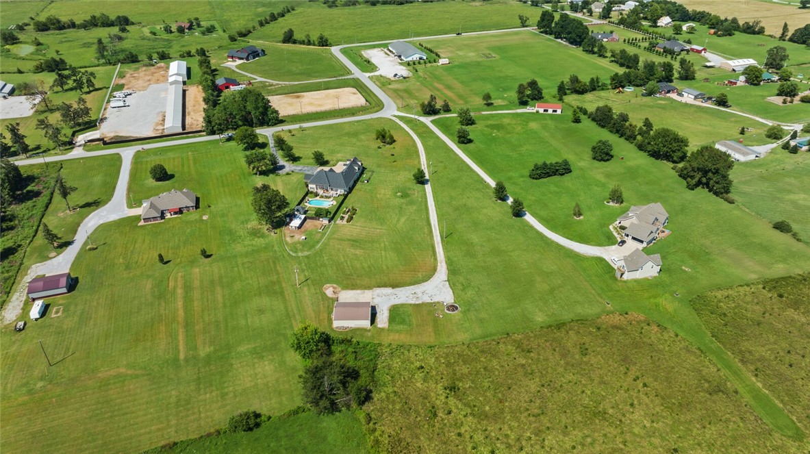 Country close to town - your home - Residential