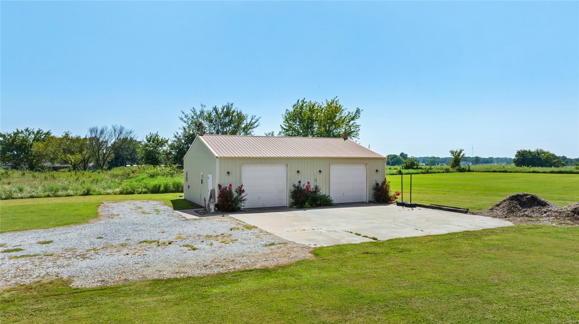 Country close to town - your home - Residential