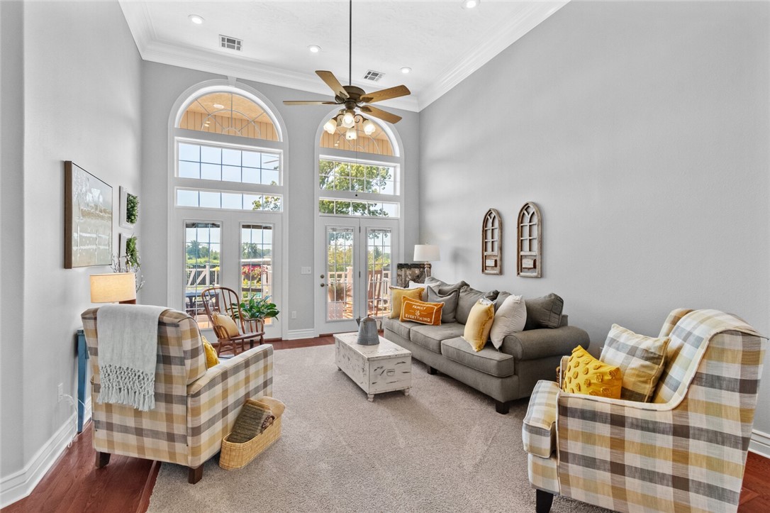 Country close to town - your home - Residential