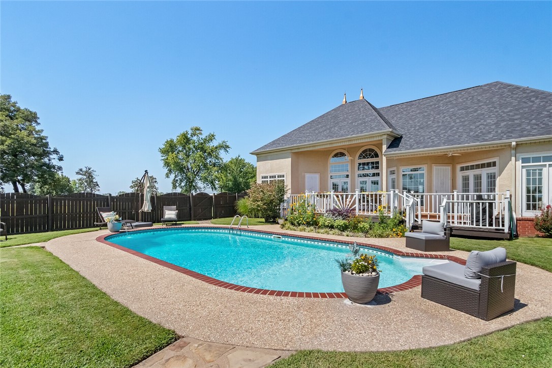 Country close to town - your home - Residential