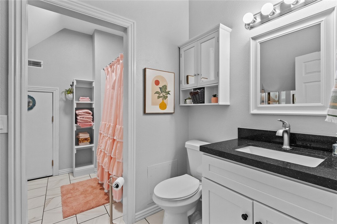 Country close to town - your home - Residential