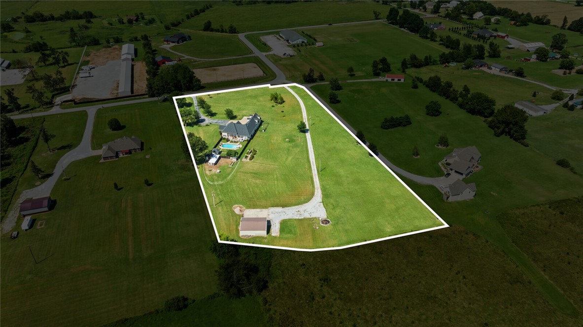 Country close to town - your home - Residential