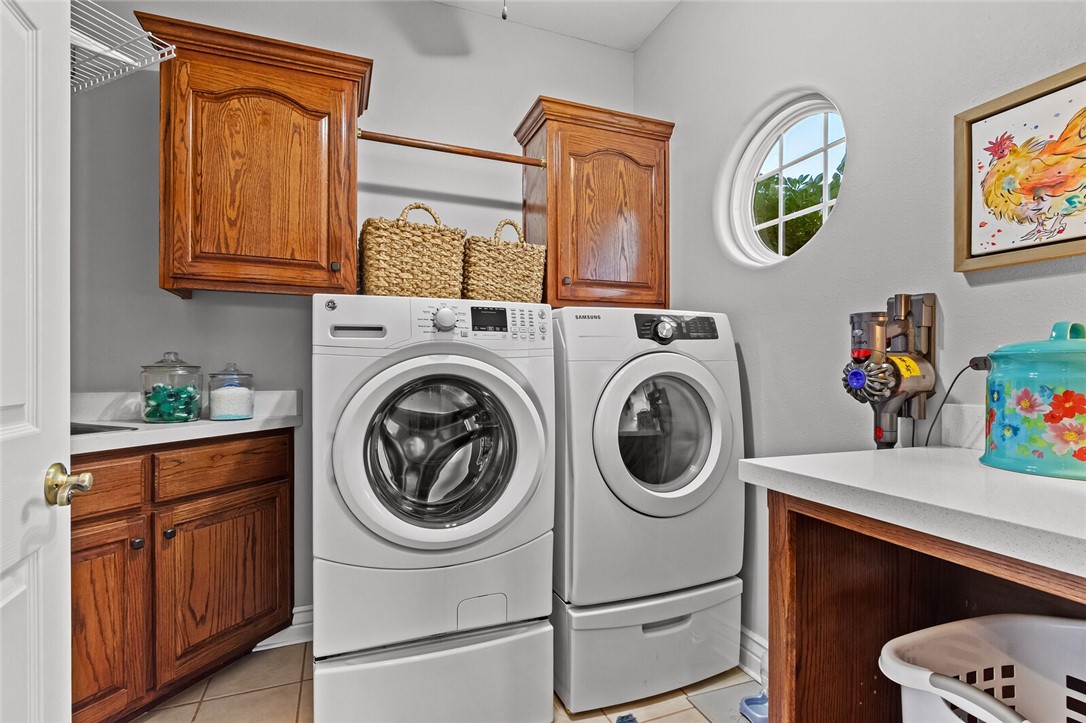 Country close to town - your home - Residential