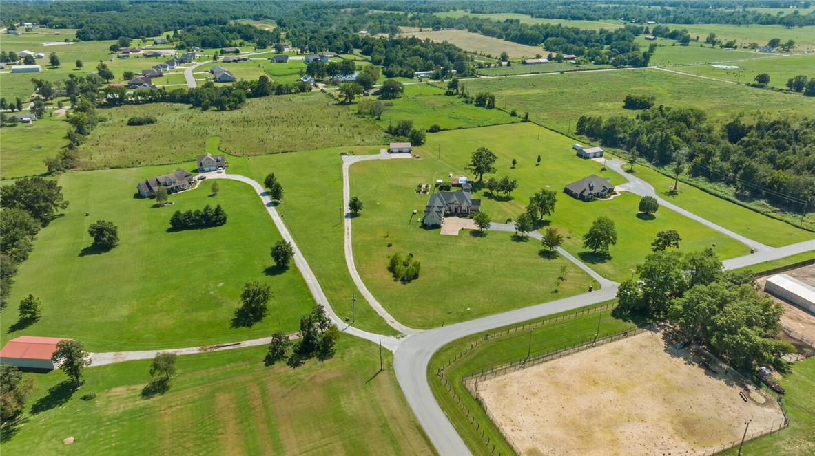 Country close to town - your home - Residential