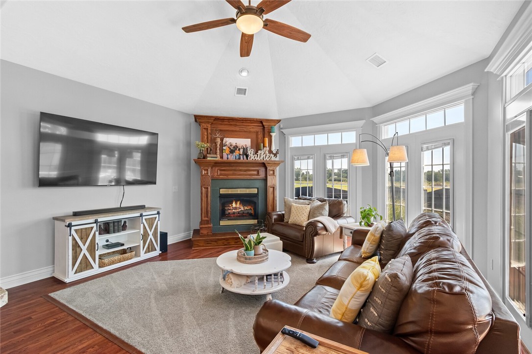 Country close to town - your home - Residential