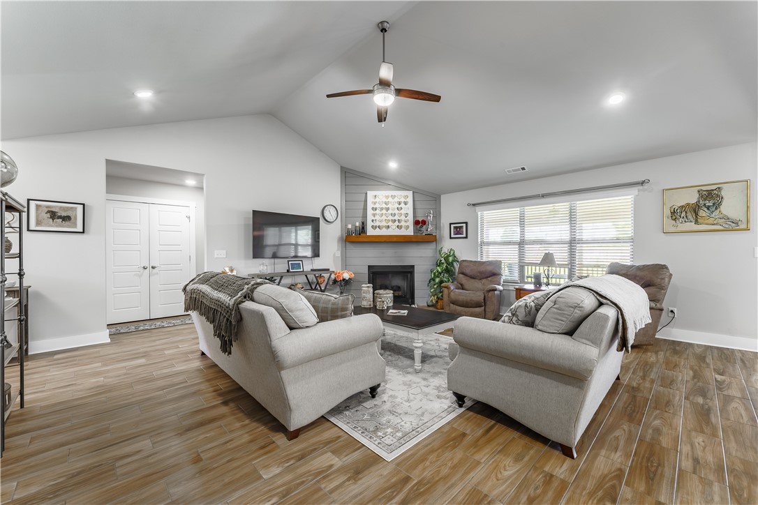 Lockhart Sub Bvv - Residential