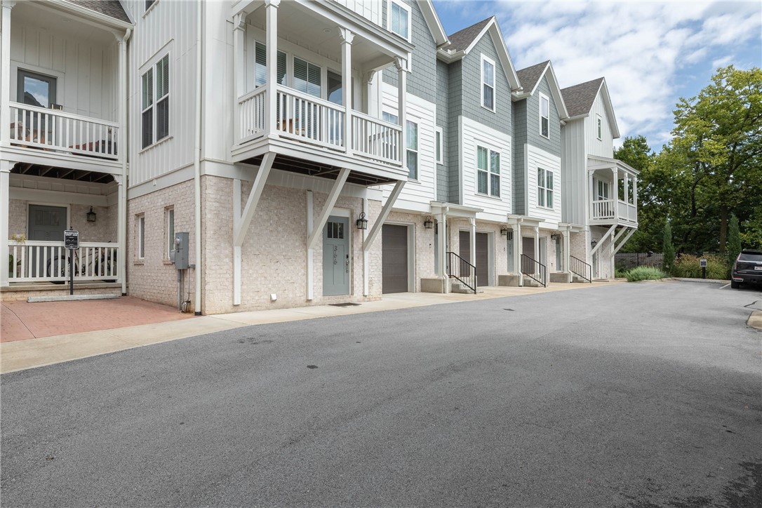Hill Ave Twnhms Hpr - Residential