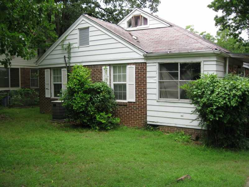 HOUSE WITH GOOD POSSIBILITIES IN PARK HILL SOLD AS IS