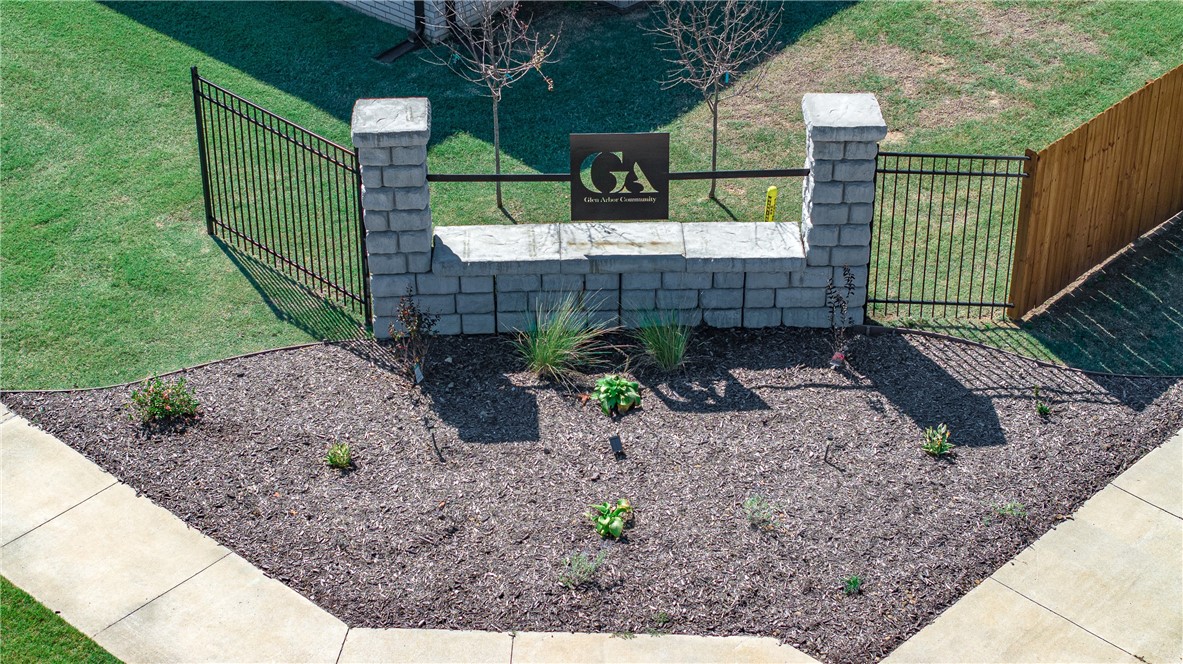 Glen Arbor - Residential