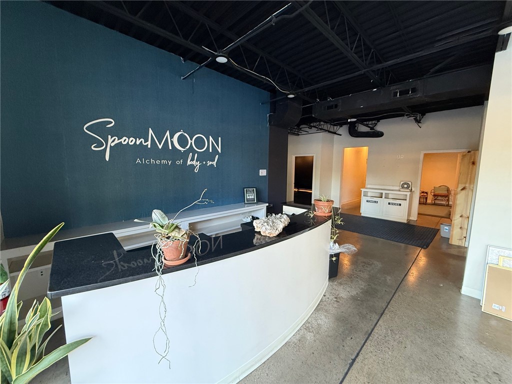 Fayetteville Outlots - Commercial Lease