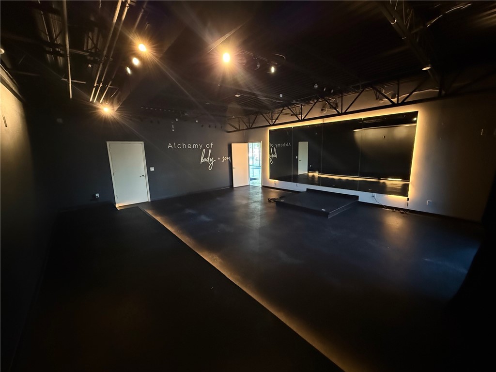 Fayetteville Outlots - Commercial Lease