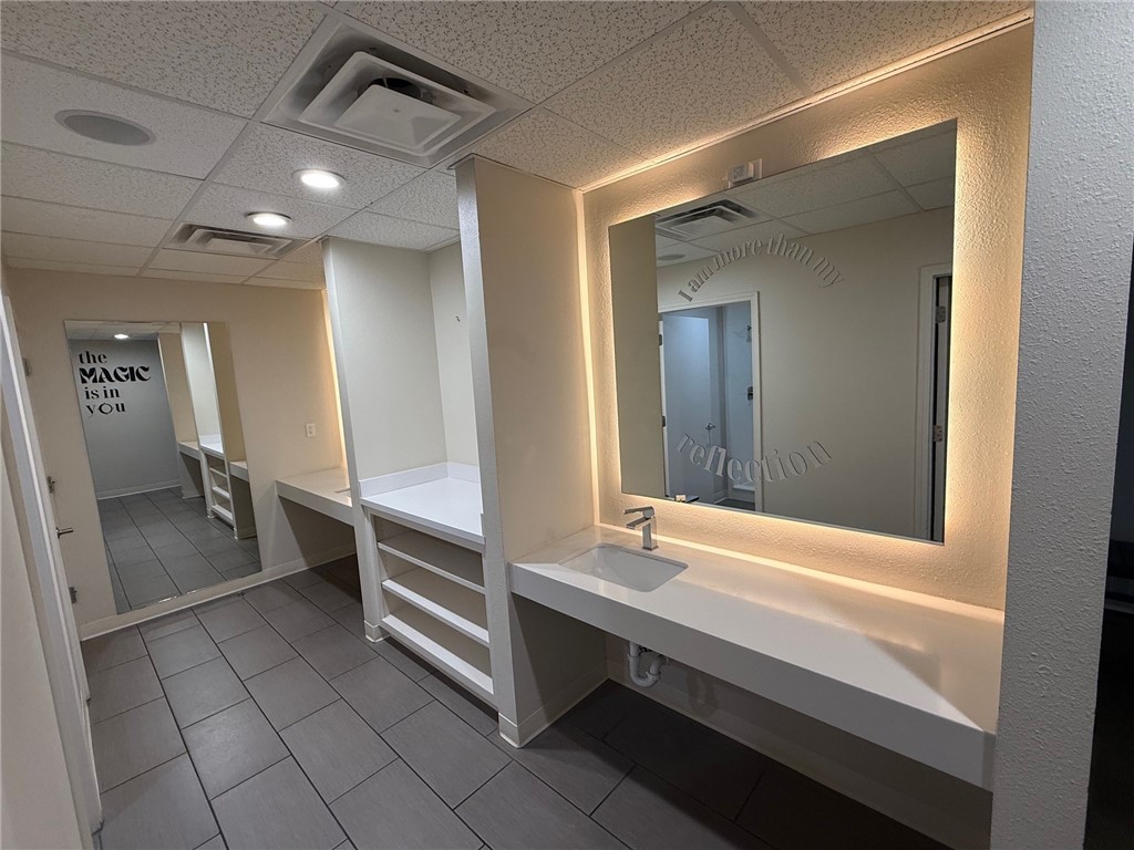 Fayetteville Outlots - Commercial Lease