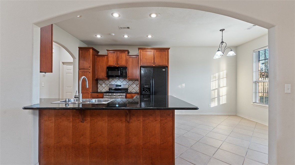 Crofton Manor Sub - Residential Lease