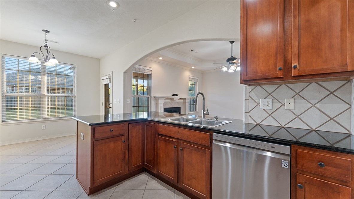 Crofton Manor Sub - Residential Lease