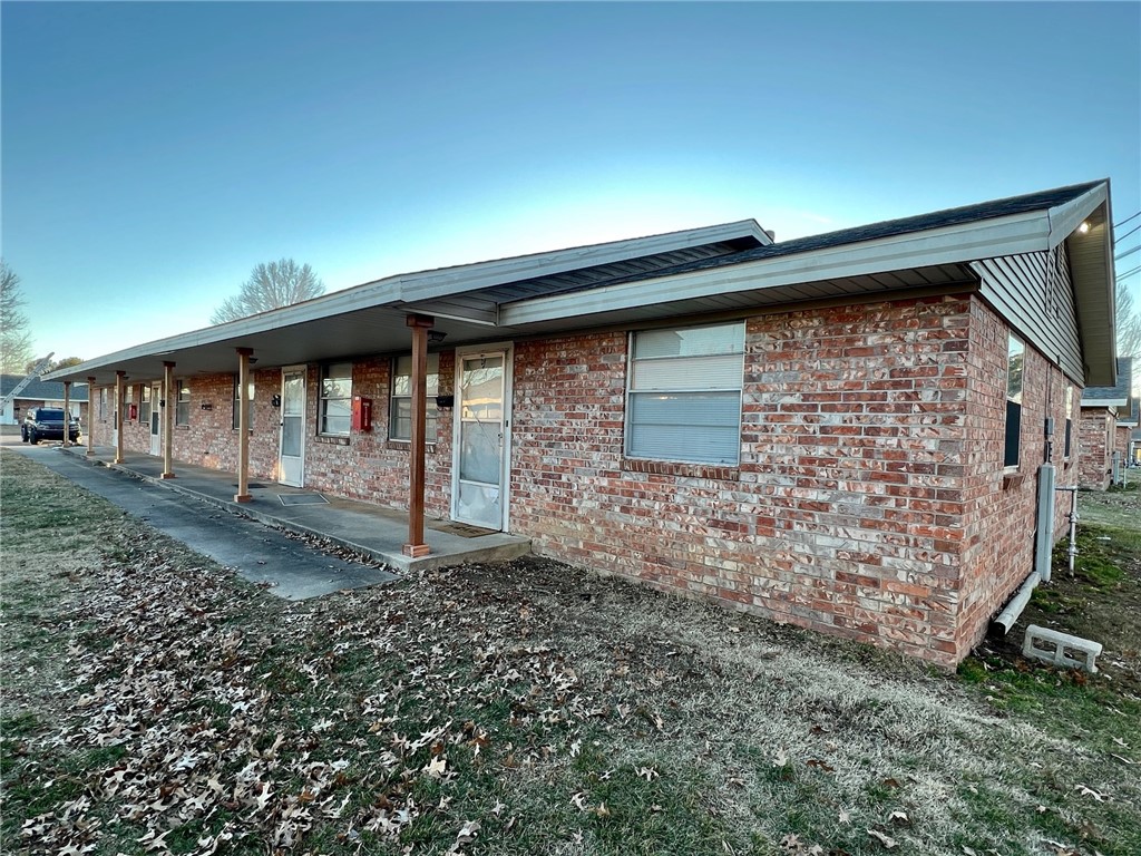 34-18-30 SPRINGDALE OUTLOTS - Residential Lease