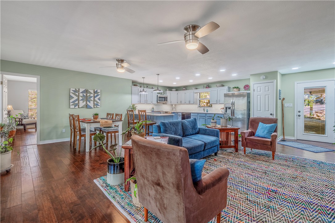 BELMONT ACRES - LAKE - Residential