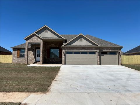 Photo of 2242 Crane Avenue, Pea Ridge, AR 72751 (MLS # 1342117)