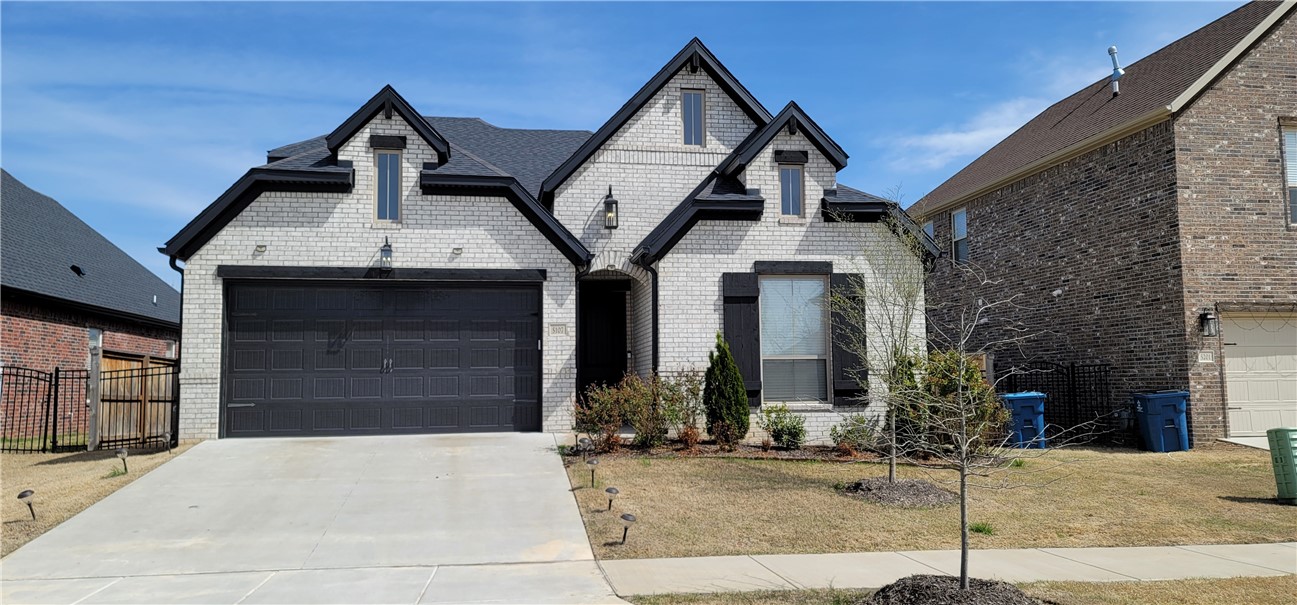 Move-in ready, almost new executive home, 4 bedroom,3 bathrooms with a bonus room home in Preston Park 2. This house features wood floors, granite counters, and an open living and kitchen area. All stainless steel appliances. POA amenities include pool/clubhouse. Large fenced back yard for privacy with covered patio.Lawn care and landscaping are taken care of by the POA, which is paid by the owner, so you can focus on what matters most. walking distance to schools, In close proximity to Bentonville community center, medical/retail & restaurants.