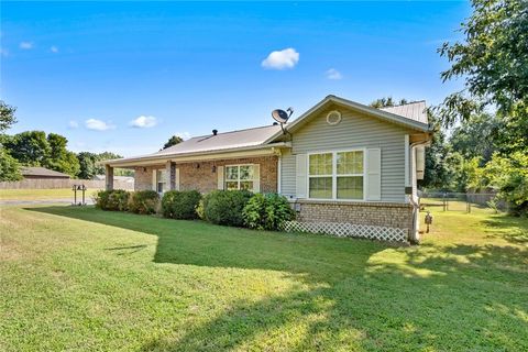 Single Family Residence in Lincoln AR 808 Mitchell Avenue 2.jpg