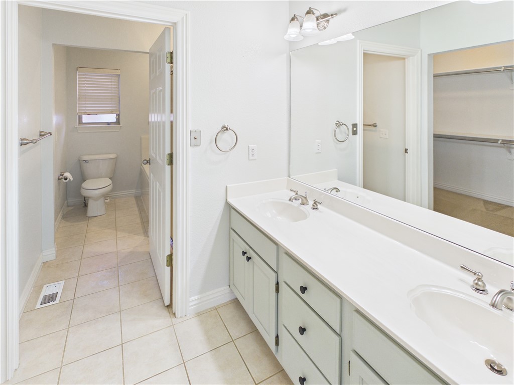 Oak Park Condos Hpr - Residential