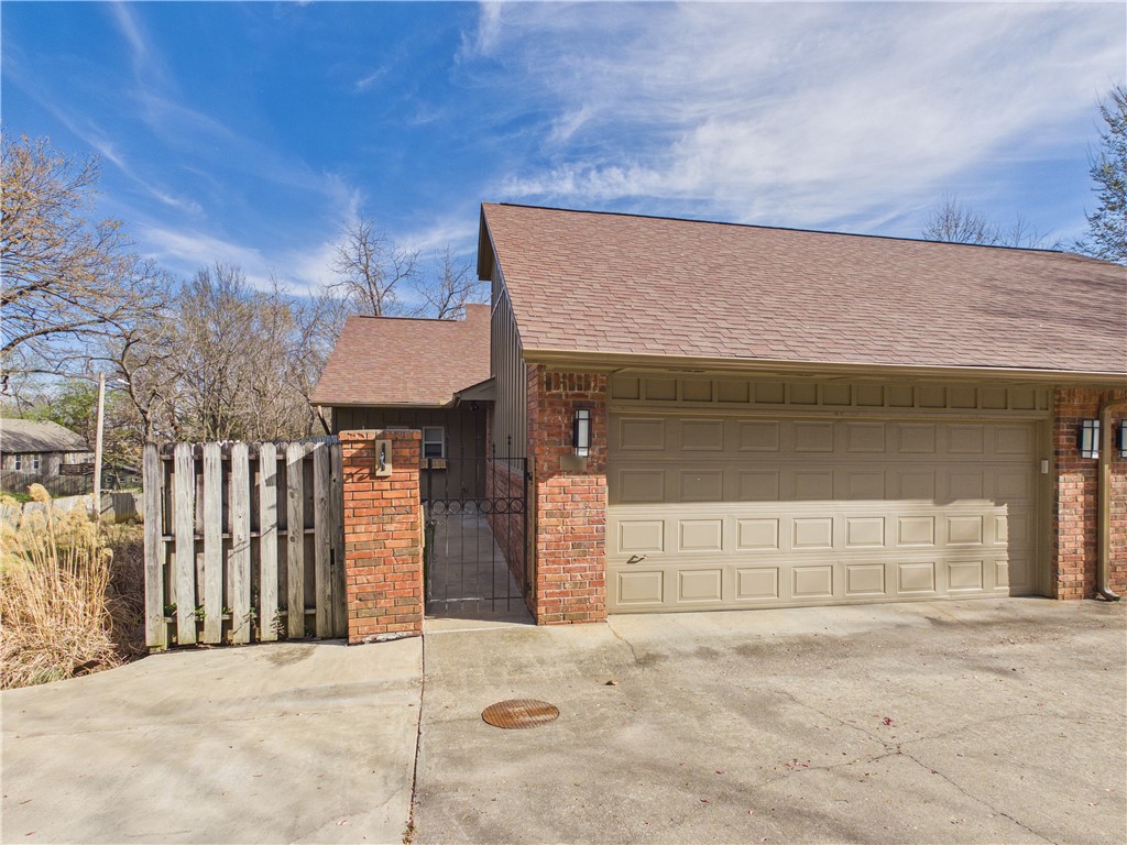 Oak Park Condos Hpr - Residential