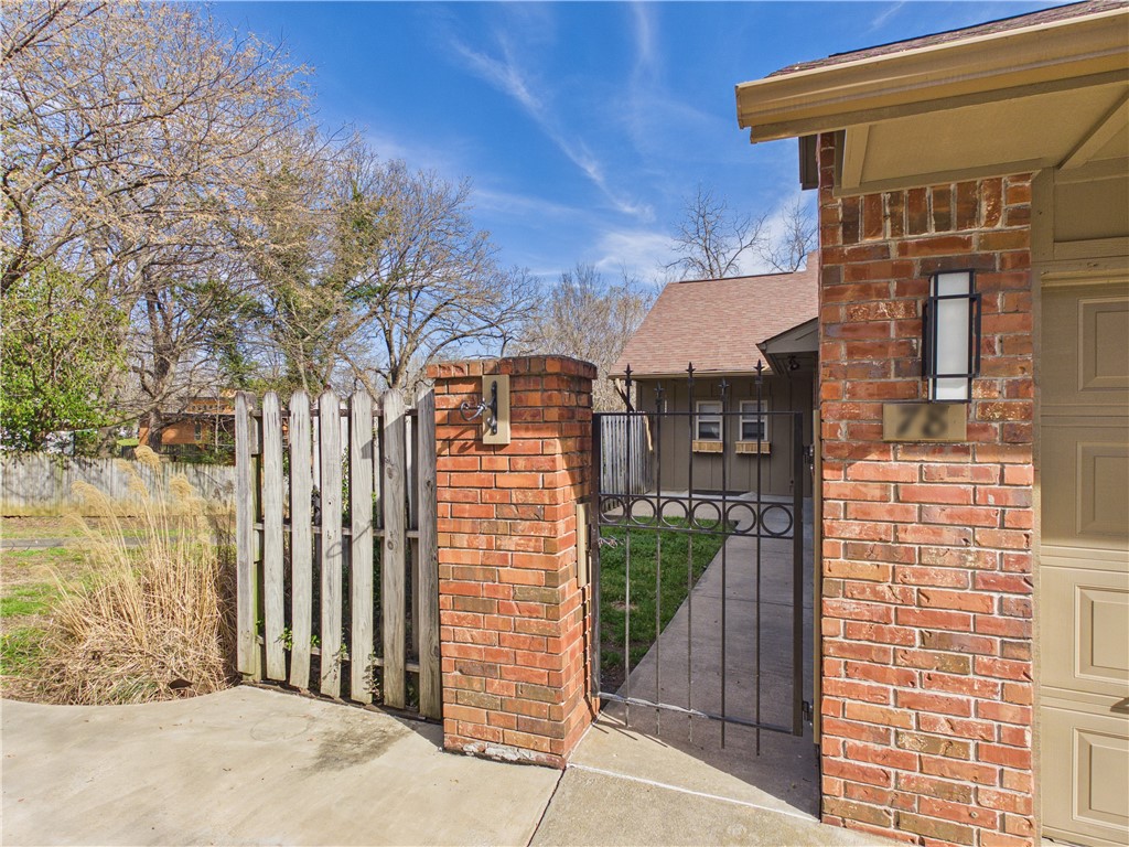 Oak Park Condos Hpr - Residential