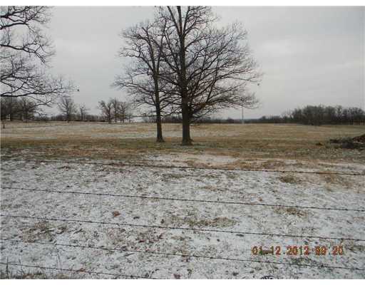 Nice 28 acres to build your dream home on and still be close to Bentonville and Rogers.