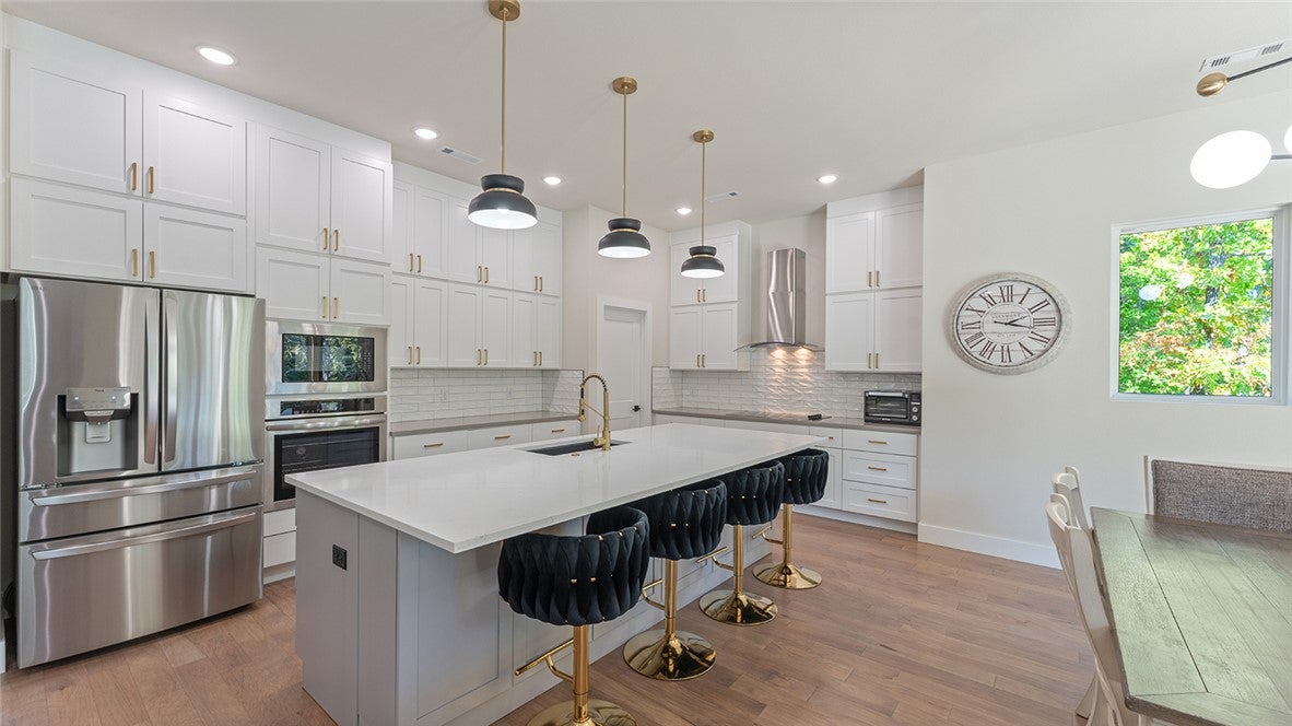 2 Helmsley Circle