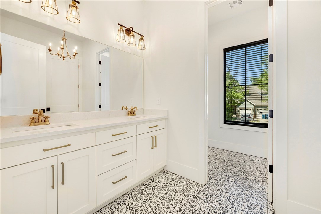 W A Burks Add Bentonville - Residential