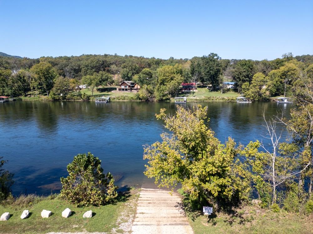 White River Valley - Land