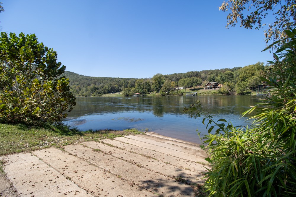 White River Valley - Land