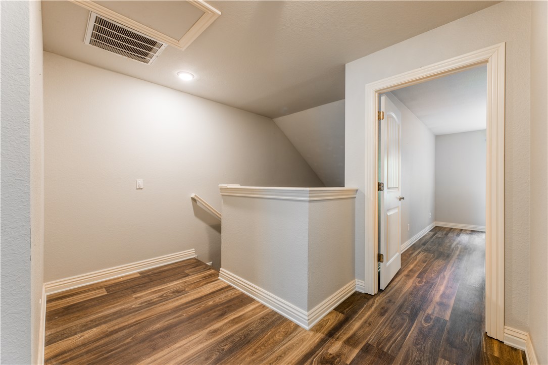 Wood Ave Condo Hpr - Residential