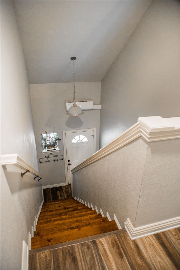 Wood Ave Condo Hpr - Residential